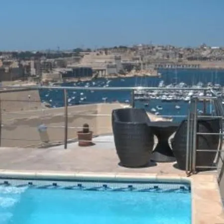 アパート Upper Valley Sea View Kalkara