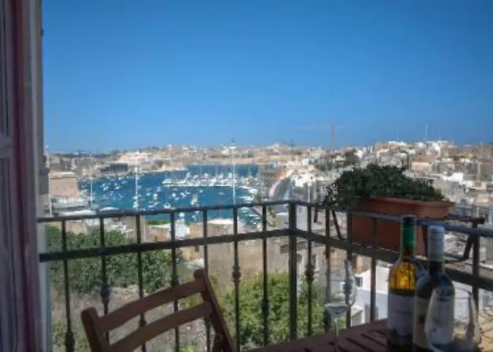 Upper Valley Sea View Apartment *