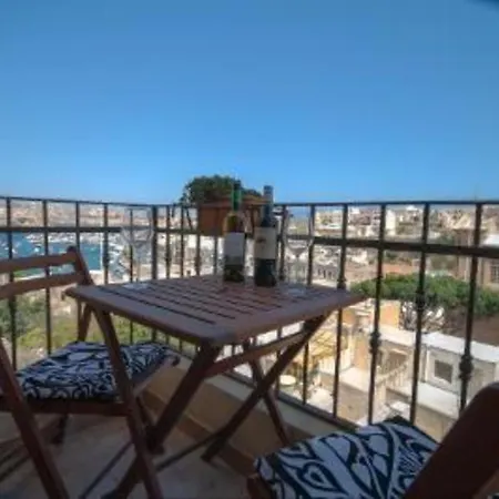 Apartamento Upper Valley Sea View Kalkara