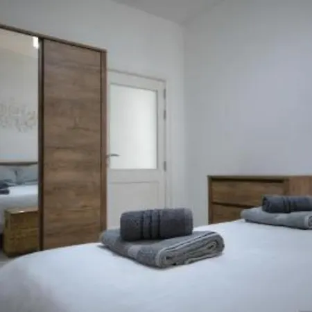 Upper Valley Sea View Apartamento Kalkara